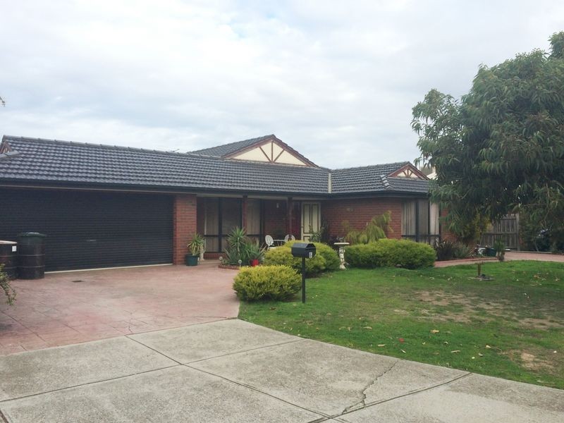 6 Galloway Court, Taylors Lakes VIC 3038