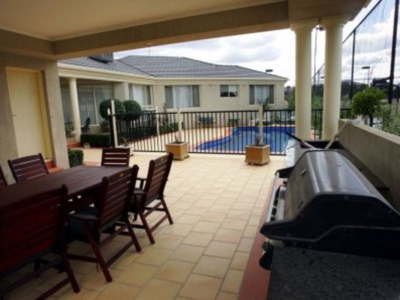 18 Casablanca Court, Greenvale VIC 3059