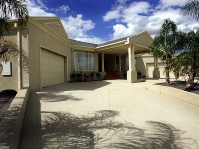 18 Casablanca Court, Greenvale VIC 3059