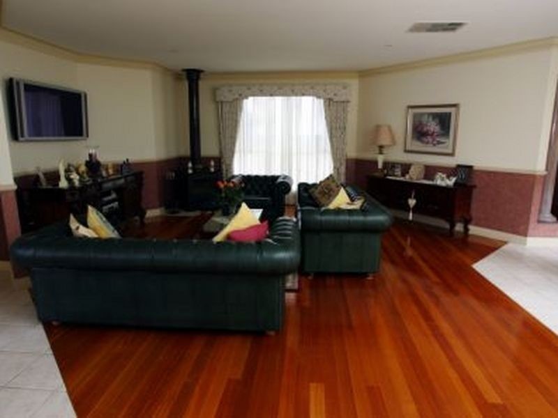 18 Casablanca Court, Greenvale VIC 3059