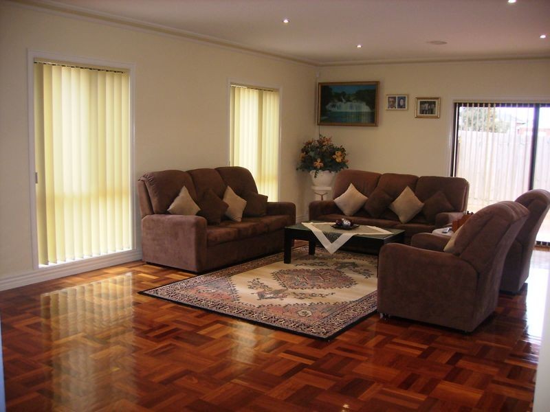 7 Tiffany Crescent, Roxburgh Park VIC 3064