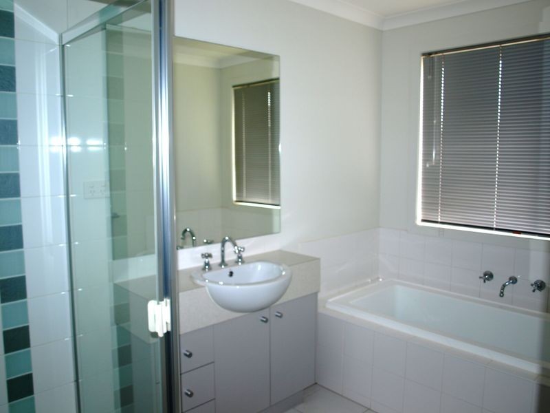 5 Bentley Drive, Deer Park VIC 3023