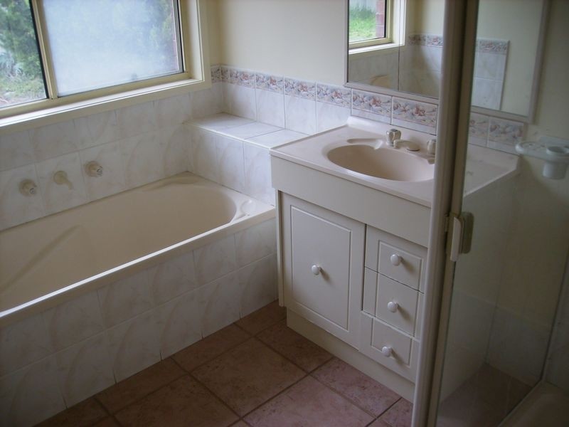 28 O’Donnell Street, Caroline Springs VIC 3023