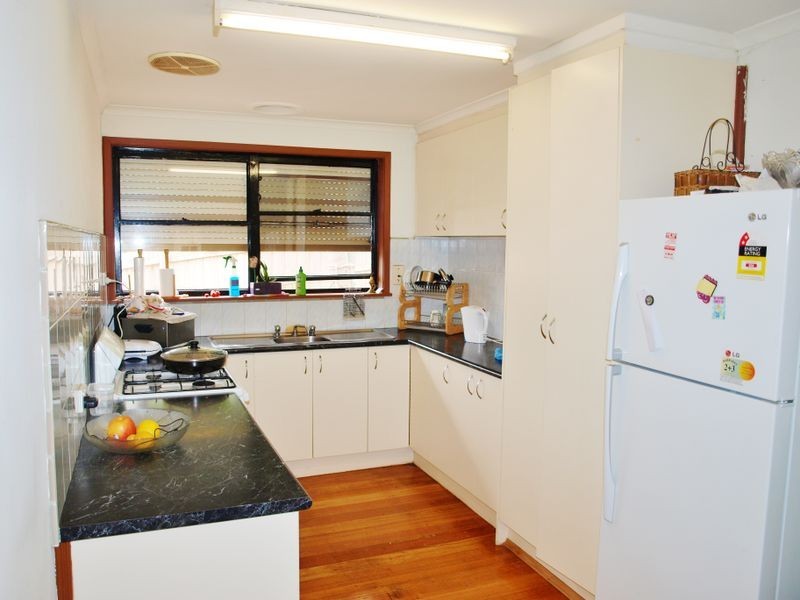30 Hendricks Crescent, Jacana VIC 3047