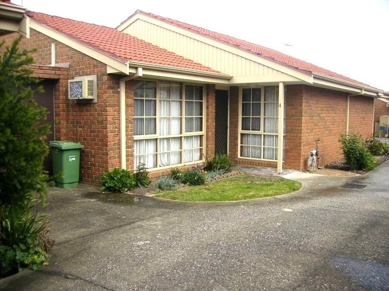 Unit 4/107-109 Mickleham Road, Tullamarine VIC 3043