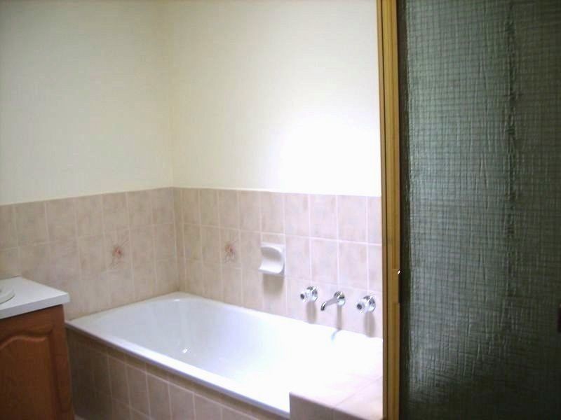 Unit 4/107-109 Mickleham Road, Tullamarine VIC 3043