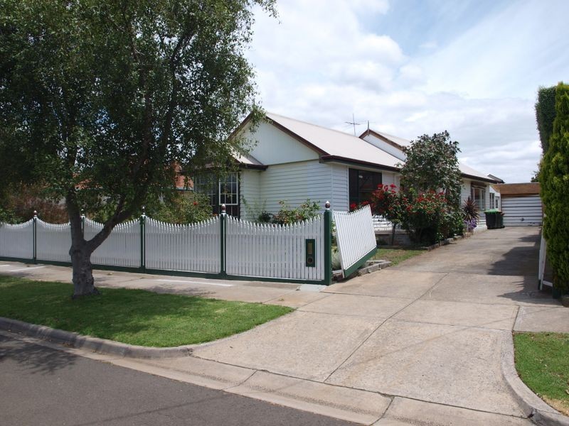 29 Highridge Crescent, Airport West VIC 3042