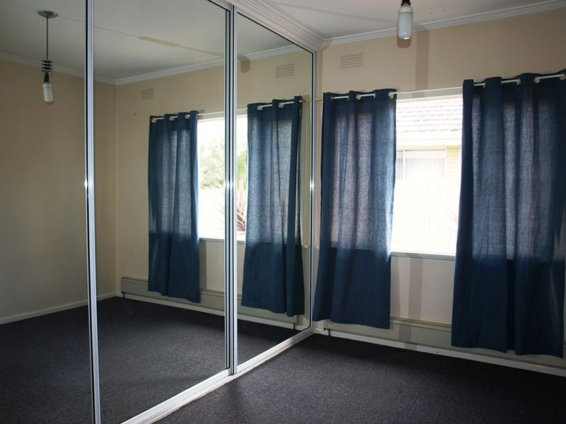 29 Highridge Crescent, Airport West VIC 3042