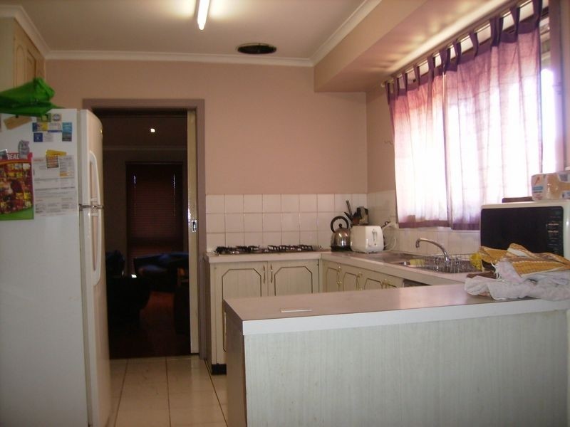 4 Larissa Avenue, Tullamarine VIC 3043