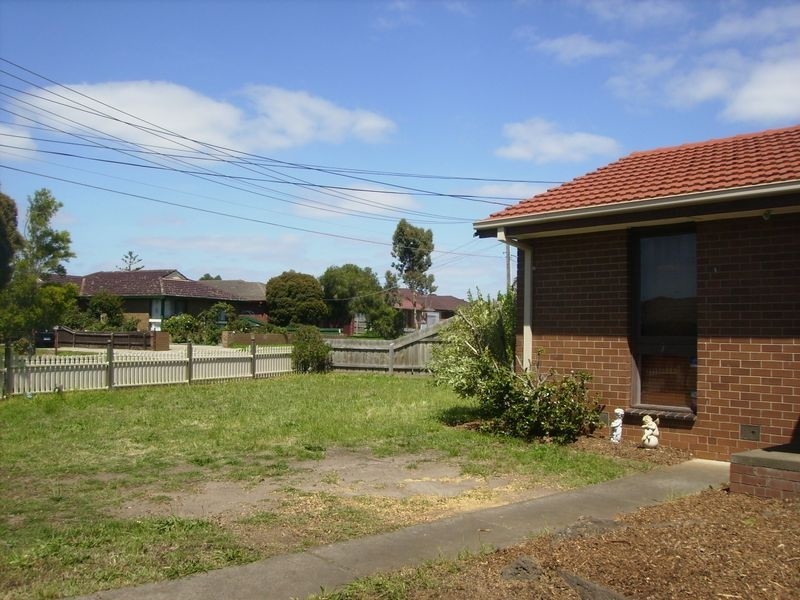 4 Larissa Avenue, Tullamarine VIC 3043