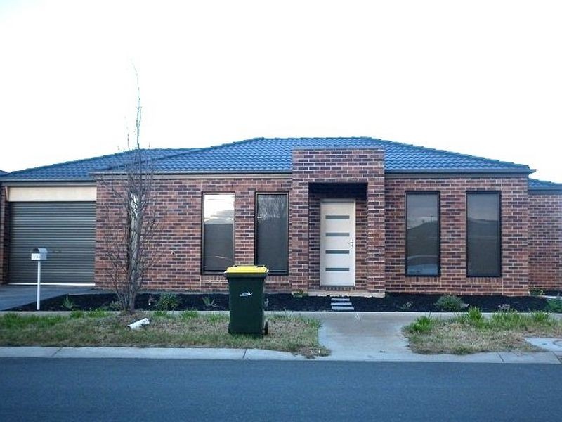 1/33 Macadamia Grove, Werribee VIC 3030