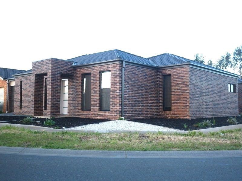 1/33 Macadamia Grove, Werribee VIC 3030