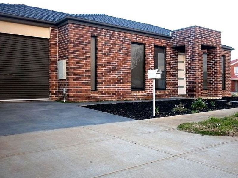 1/33 Macadamia Grove, Werribee VIC 3030