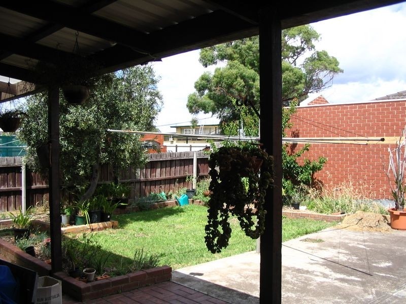 105 McNamara Avenue, Airport West VIC 3042