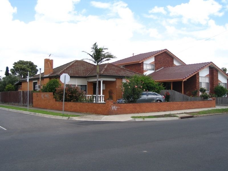 105 McNamara Avenue, Airport West VIC 3042