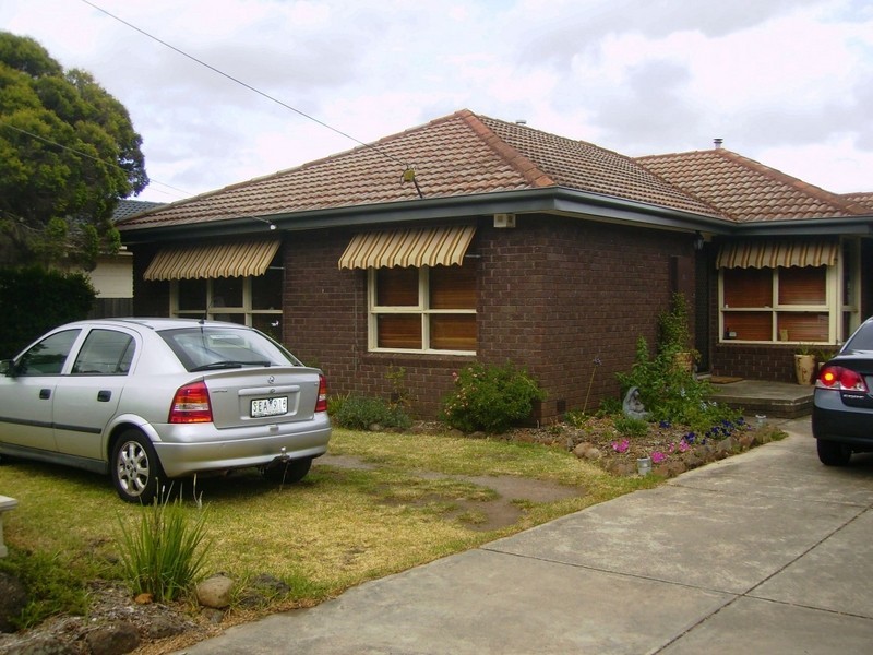 10 Fisher Grove, Tullamarine VIC 3043