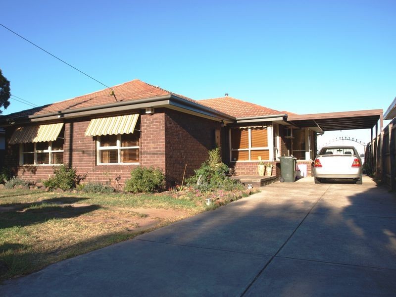 10 Fisher Grove, Tullamarine VIC 3043
