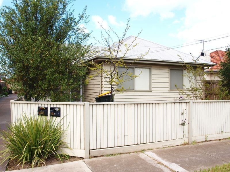 1/39 Stenhouse Avenue, Brooklyn VIC 3012