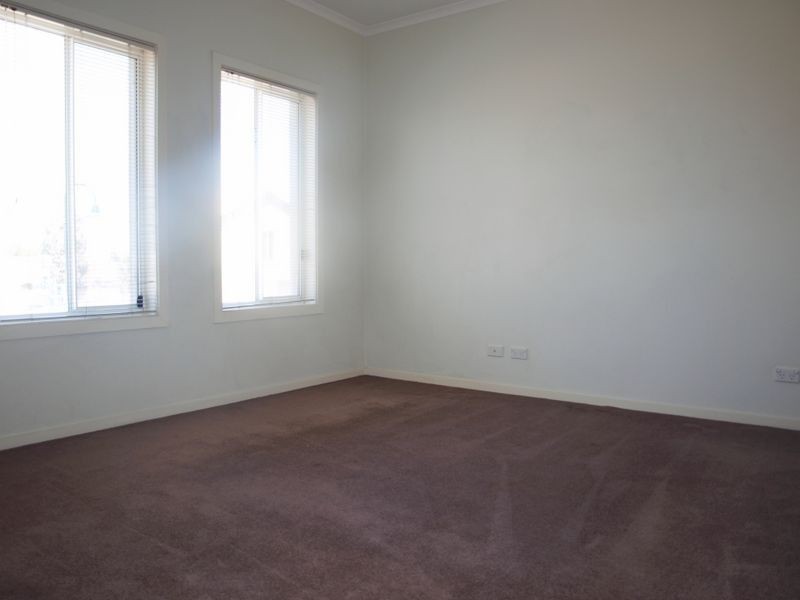 6 Balerno Circle, Gowanbrae VIC 3043