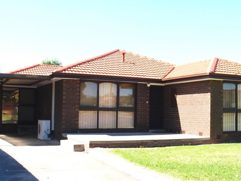 18 Scampton Crescent, Tullamarine VIC 3043