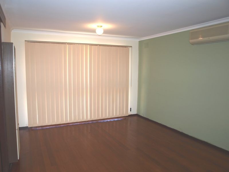 18 Scampton Crescent, Tullamarine VIC 3043