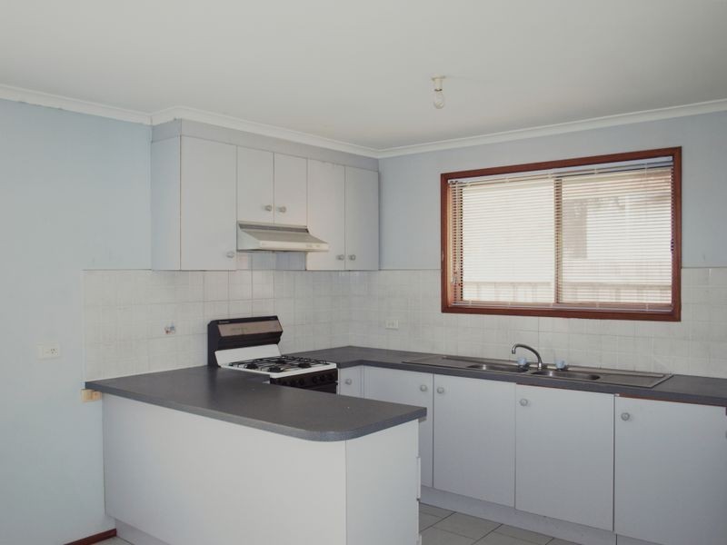 Unit 2/11 Karoonda Court, Meadow Heights VIC 3048