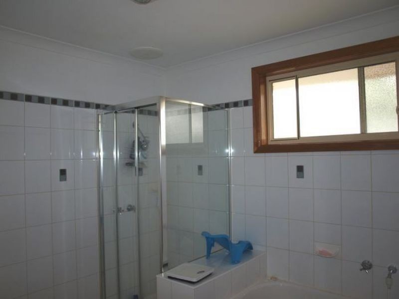 2/25 William Street, St Albans VIC 3021