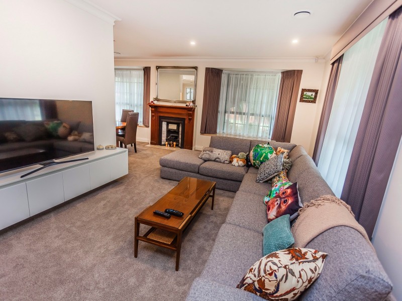 1 Hull Court, Greenvale VIC 3059