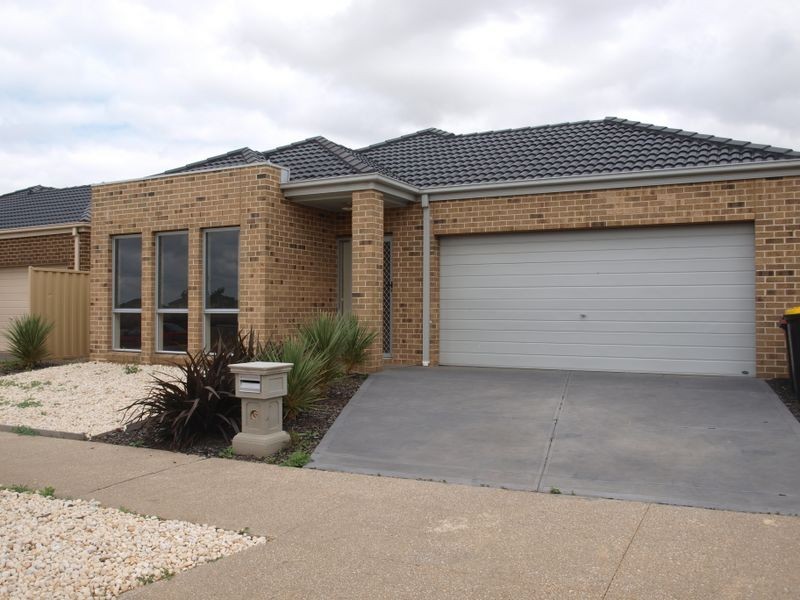 3 Briar Valley Rise, Caroline Springs VIC 3023
