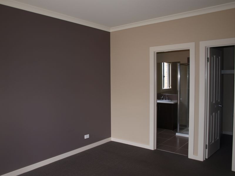 3 Briar Valley Rise, Caroline Springs VIC 3023