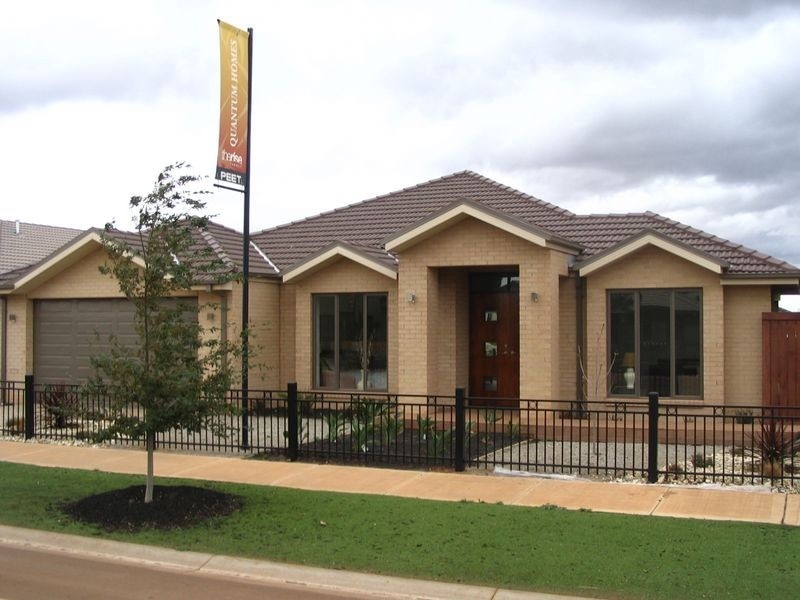 28 Hummingbird Blvd, Tarneit VIC 3029