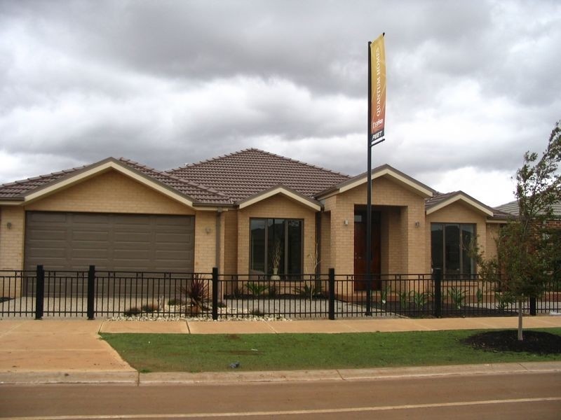 28 Hummingbird Blvd, Tarneit VIC 3029