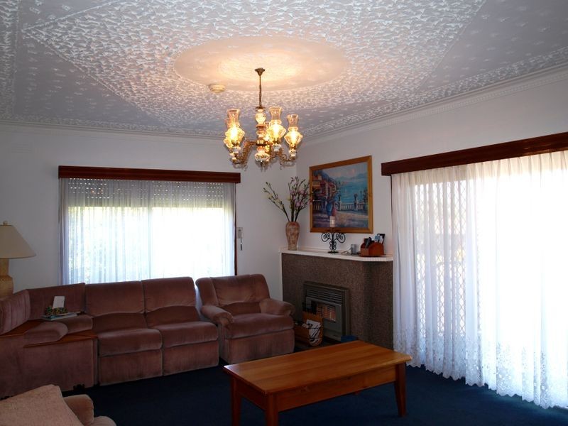 71 Clarke Drive, Gladstone Park VIC 3043