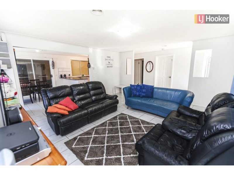 3 Blackwood Way, Delahey VIC 3037