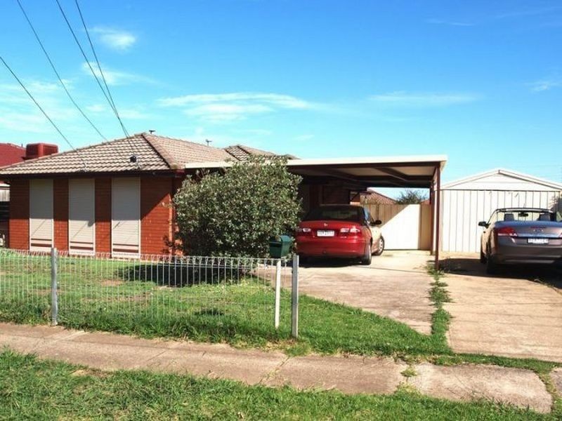 10 Stevenage Crescent, Deer Park VIC 3023