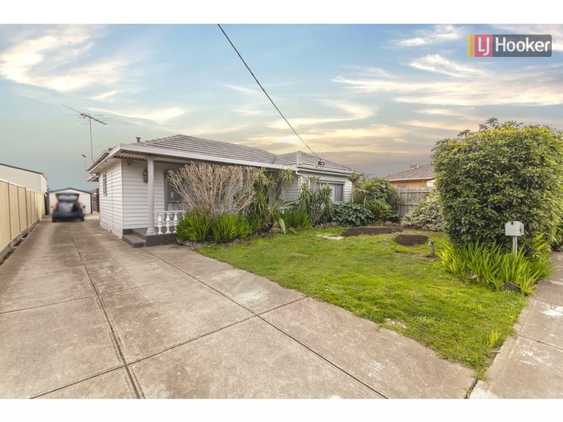 33 Eumarella Street, Tullamarine VIC 3043