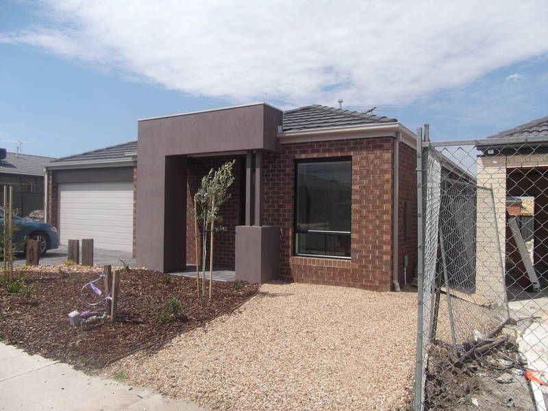 6 Pearce Way, Craigieburn VIC 3064