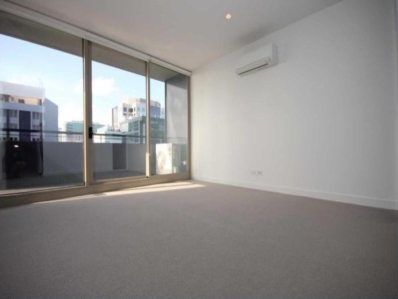 Apartment 913/74 Queens Road, Melbourne VIC 3004