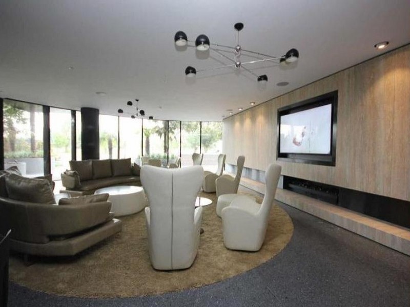 Apartment 913/74 Queens Road, Melbourne VIC 3004