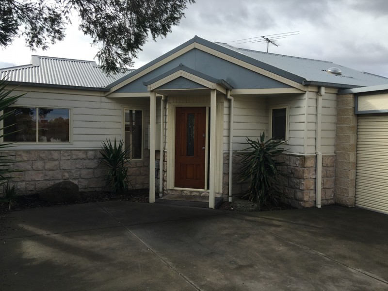 Unit 2/10 Warwick Place, Tullamarine VIC 3043