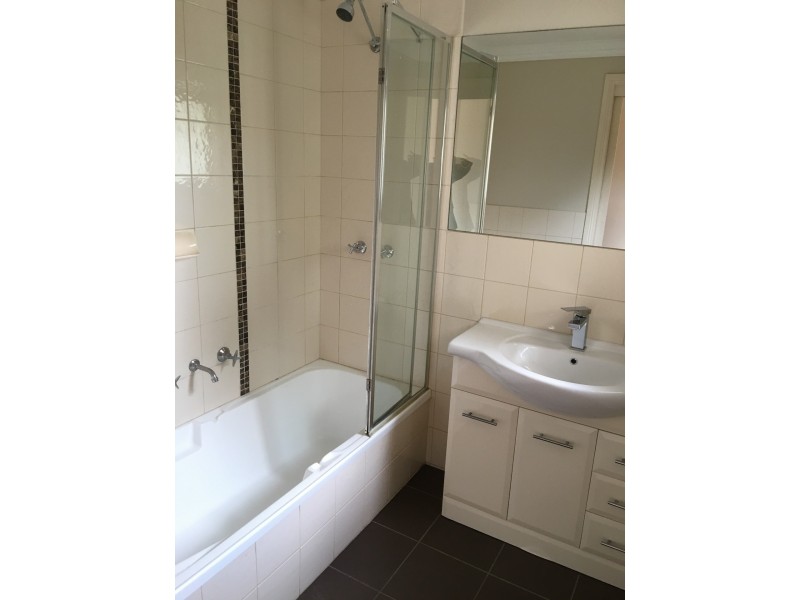 Unit 2/10 Warwick Place, Tullamarine VIC 3043
