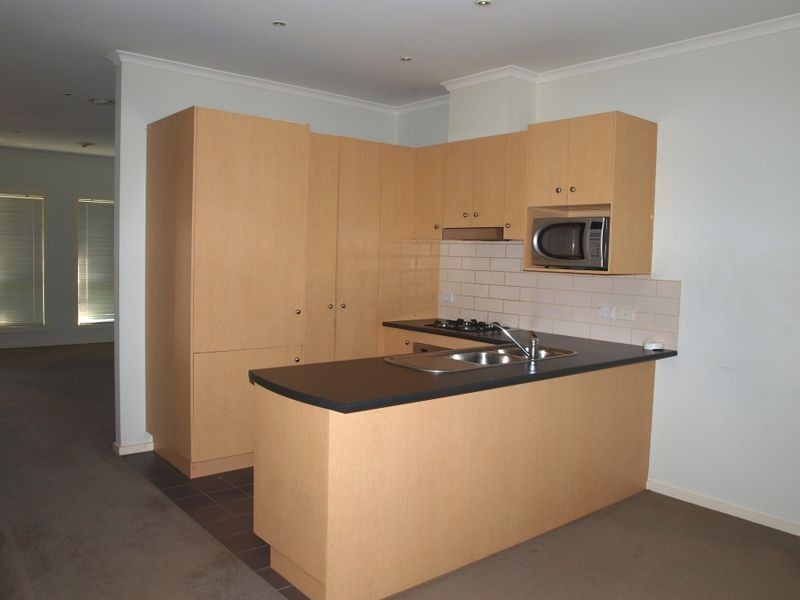 17 Balerno Circle, Gowanbrae VIC 3043
