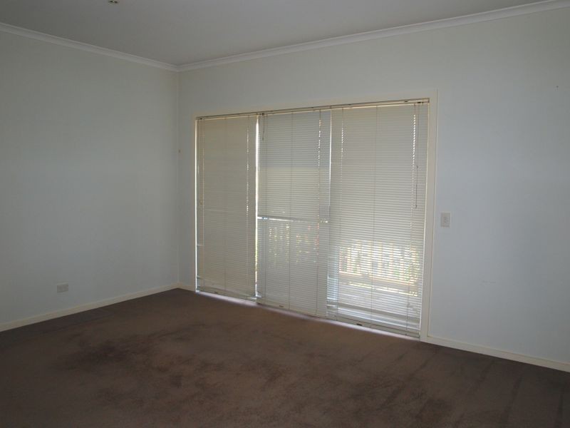 17 Balerno Circle, Gowanbrae VIC 3043