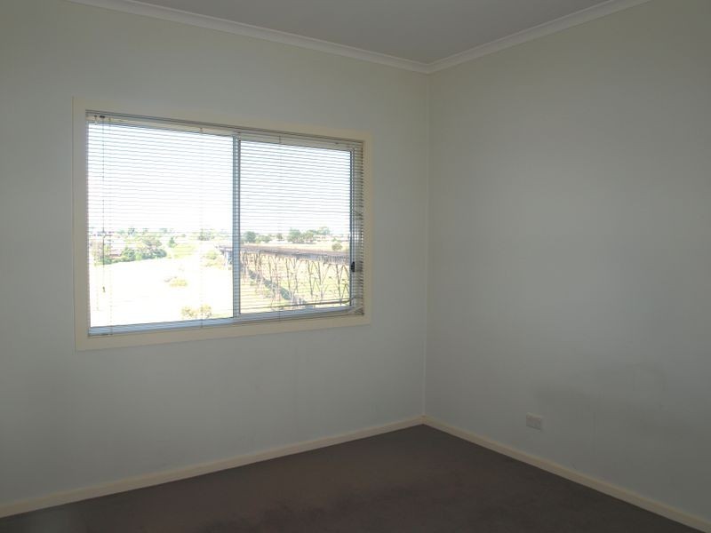 17 Balerno Circle, Gowanbrae VIC 3043