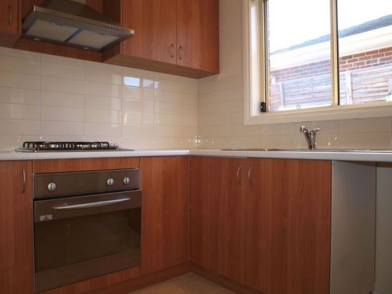 2/53 Clydesdale Road, Airport West VIC 3042