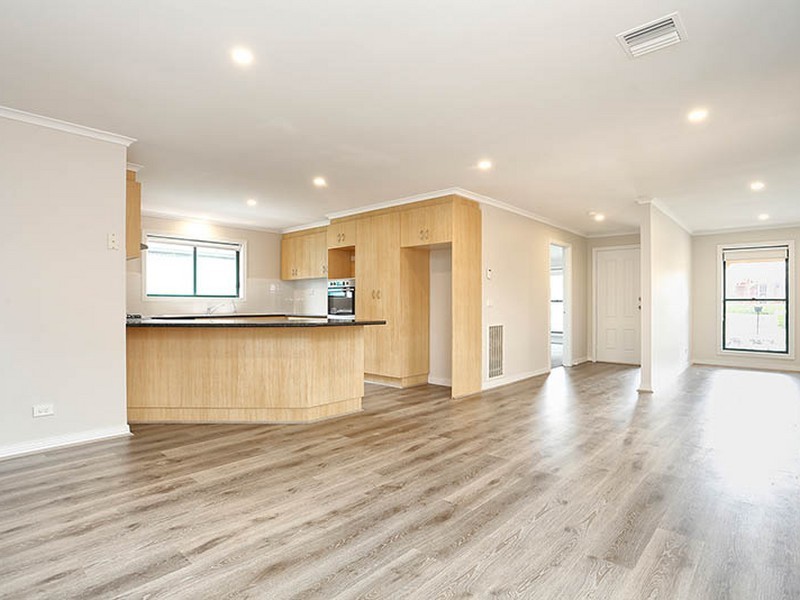 6 Oakwood Court, Hillside VIC 3037