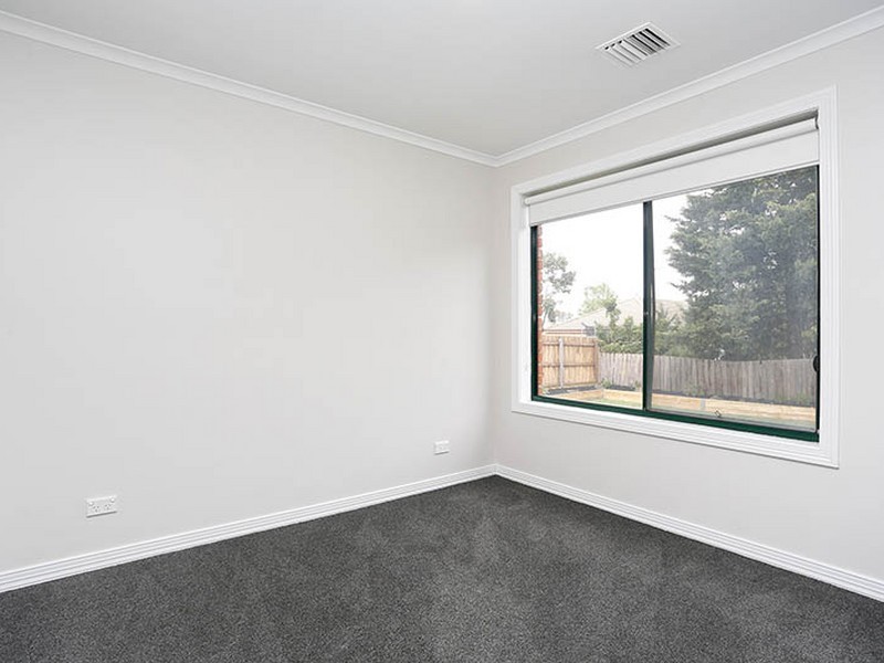 6 Oakwood Court, Hillside VIC 3037