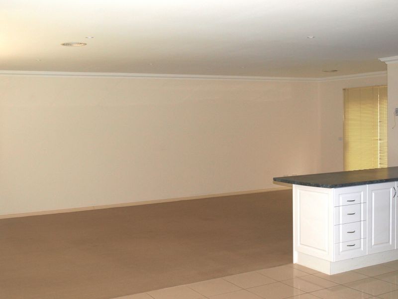 8/274 Melrose Drive, Tullamarine VIC 3043