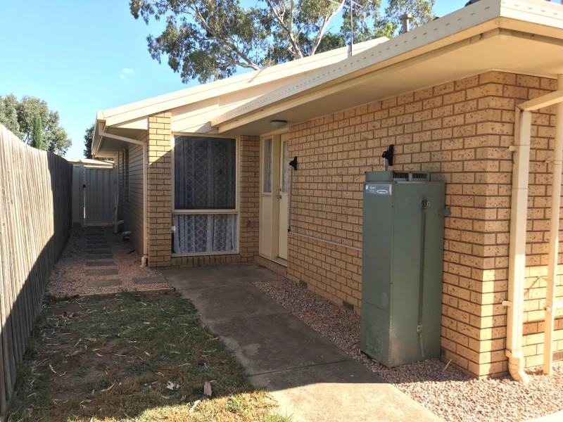 16 Strathconnon Square, Tullamarine VIC 3043