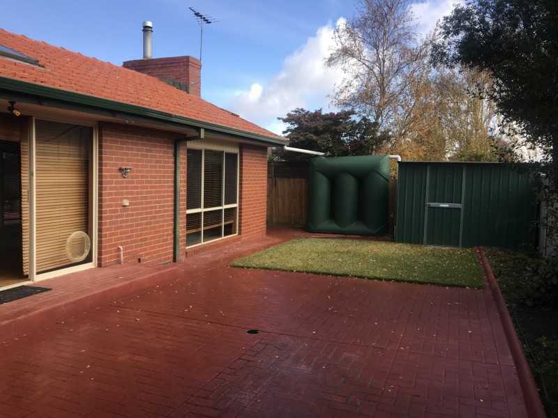 5 Parrakeet Court, Taylors Lakes VIC 3038